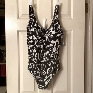 Hurley Large Women’s swimsiut Black and White